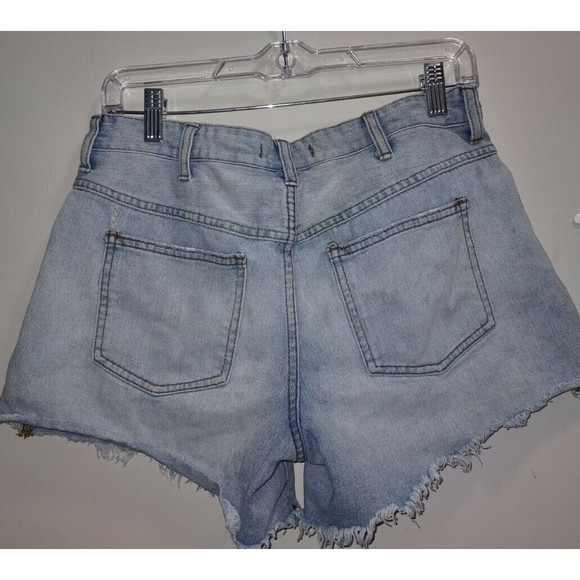 Free People Size 27 Button Up Distressed Light Wash Denim Shorts Cheeky - Picture 2 of 6